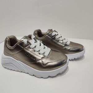 Skechers Girl's Uno Lite-Chrome Craze Sneaker Size 11 Kids